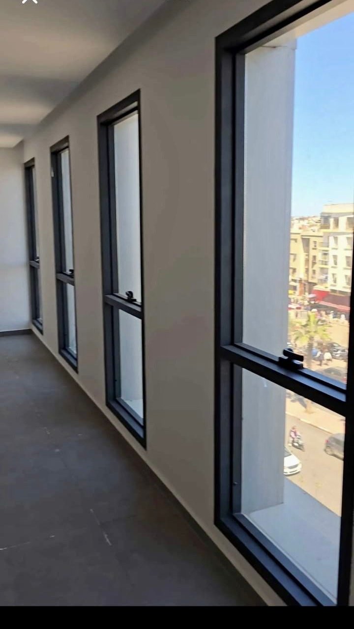/ai196414/image_435103360.jpeg