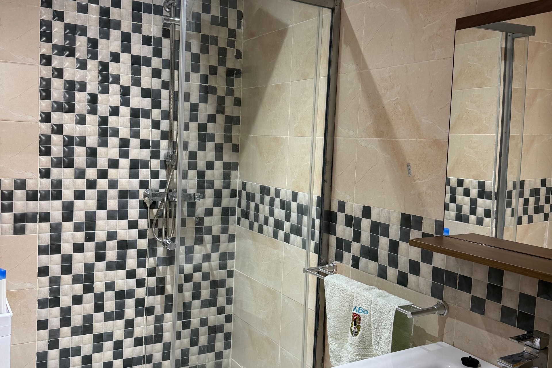 /bi190392/image_318077558.jpeg