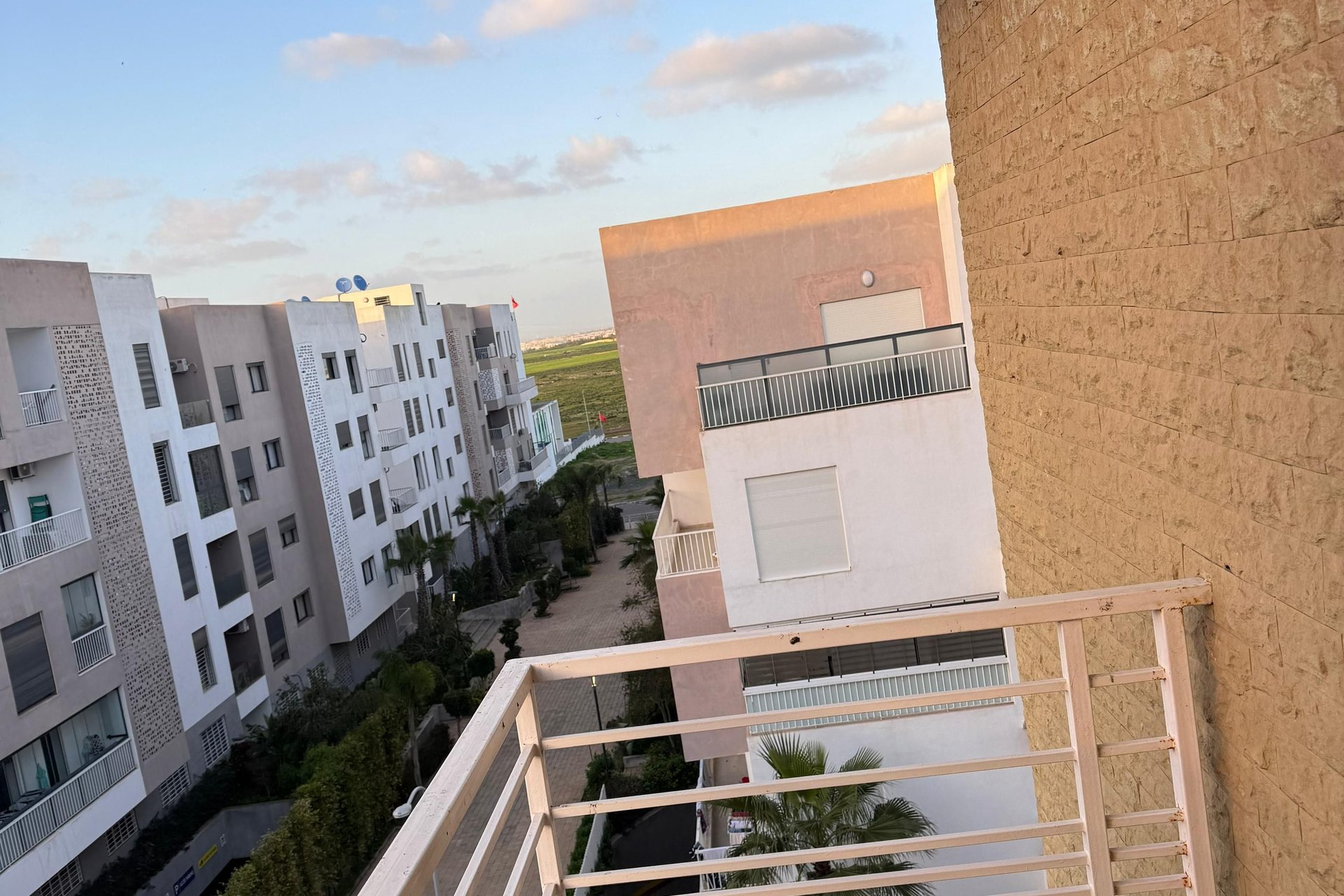 /ca193175/image_883823195.jpeg