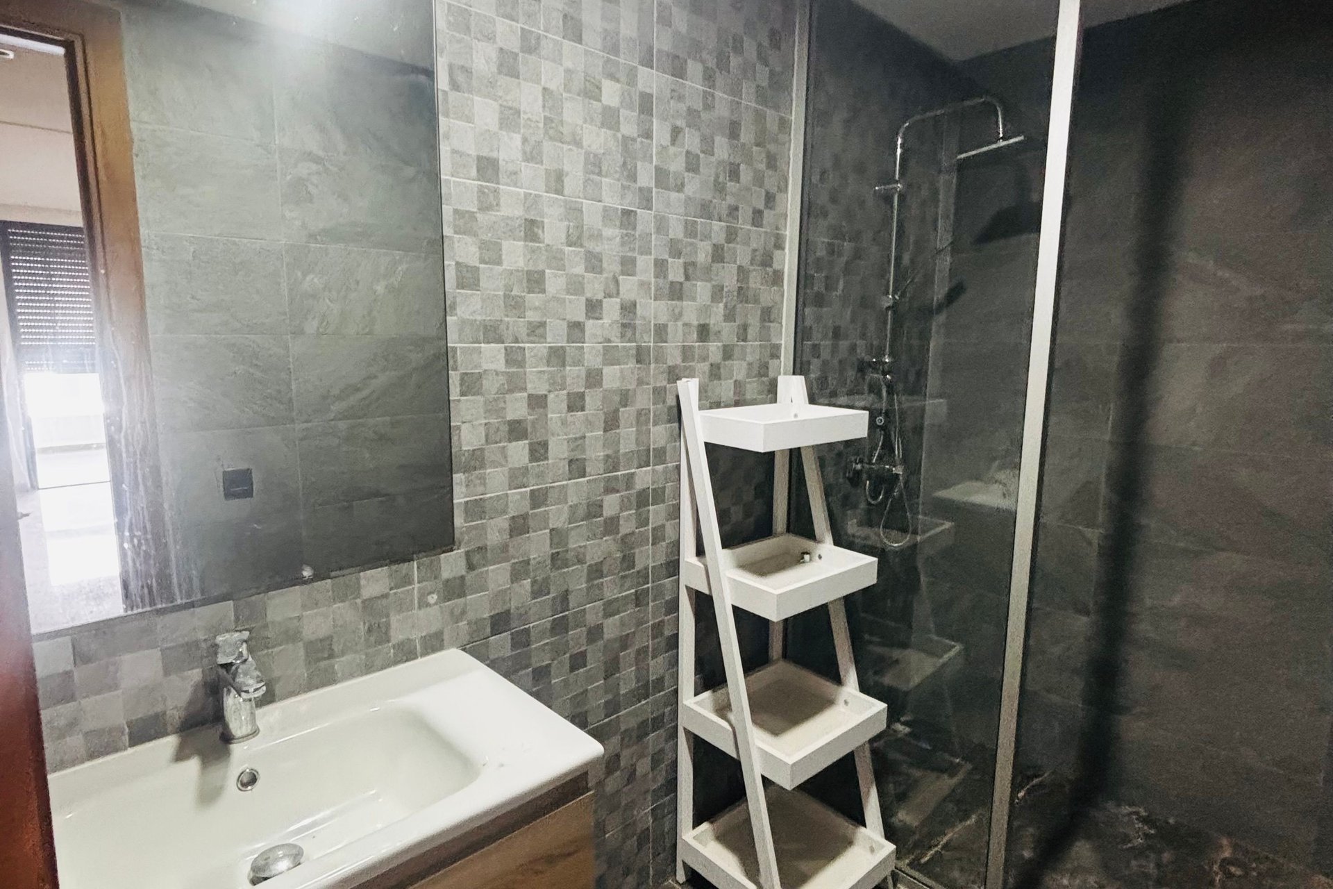 /ca195347/image_173390741.jpeg