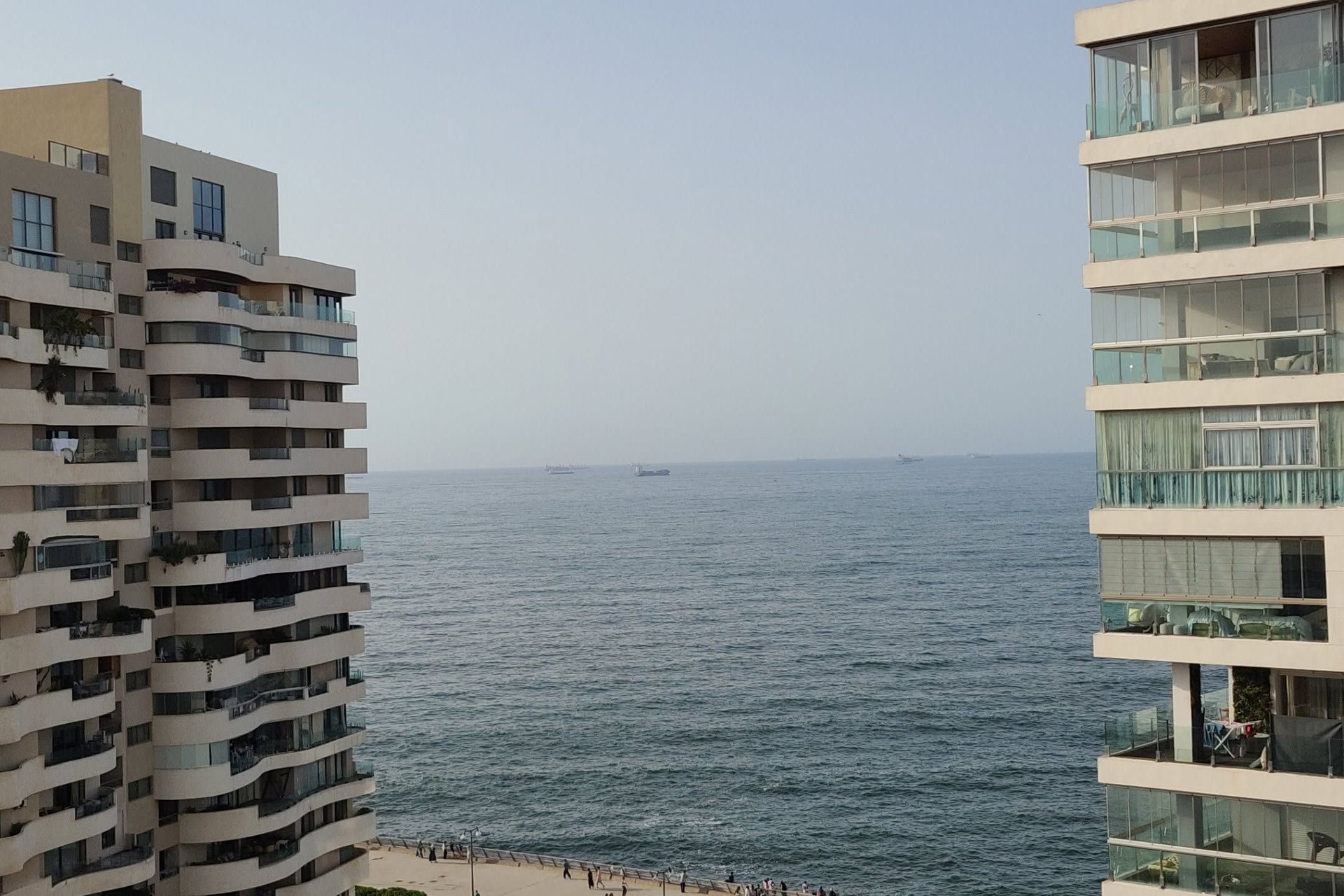 /ca206100/image_63892237.jpg