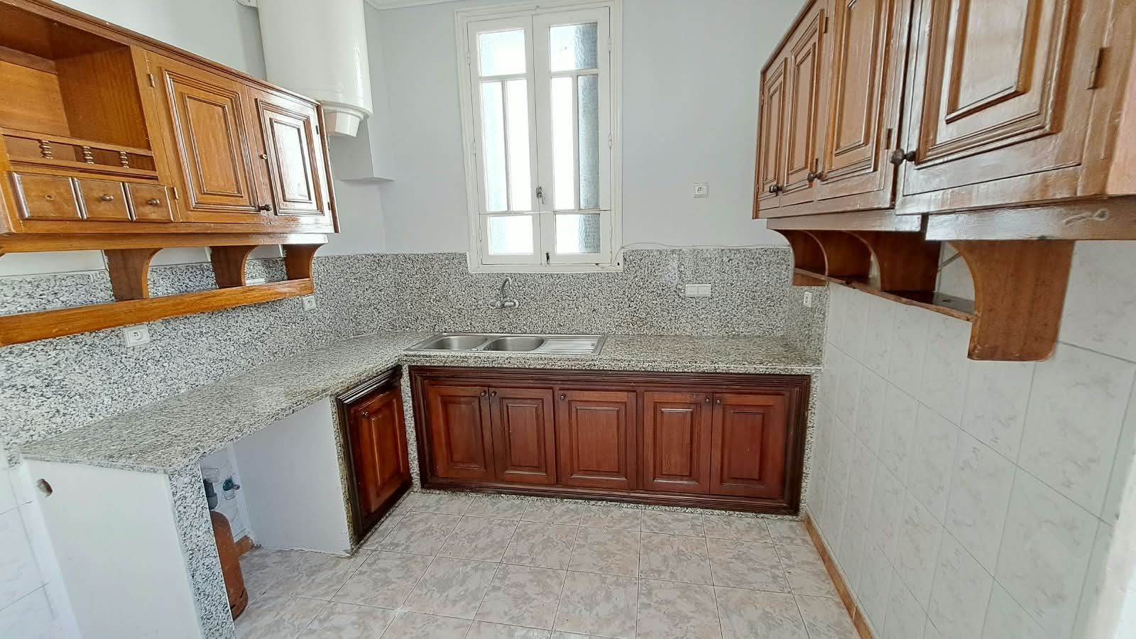 /ca212123/image_721236448.jpeg