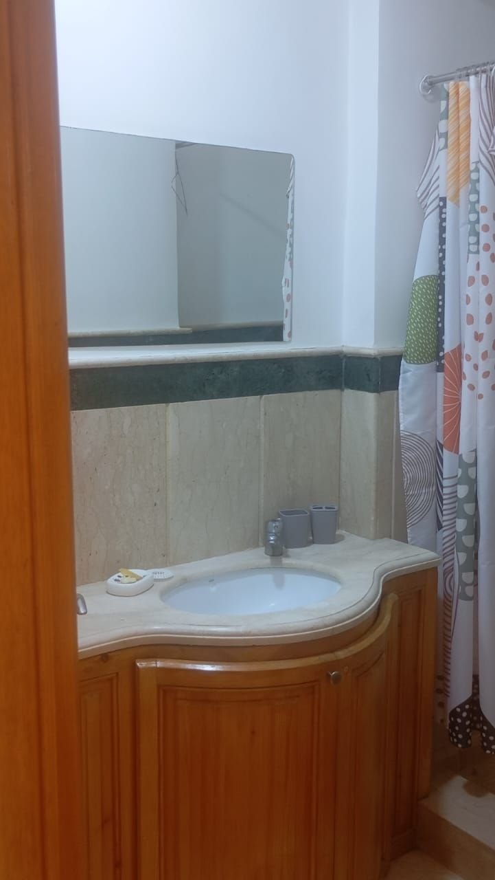 /ca214617/image_543461579.jpeg