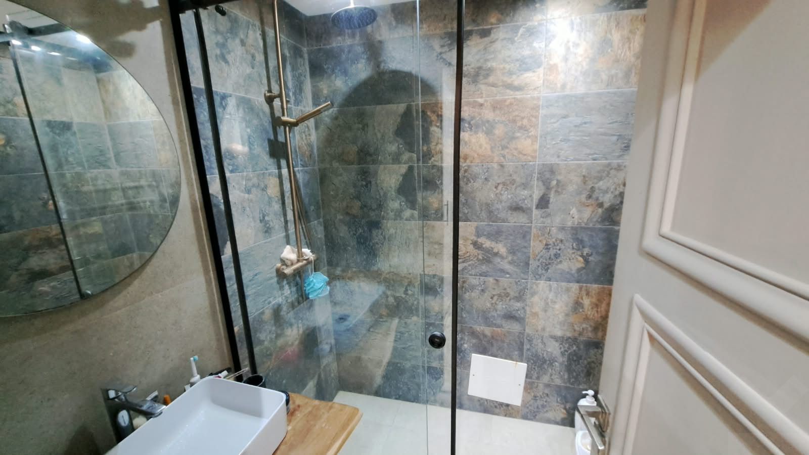 /ca5001917/image_815878539.jpeg