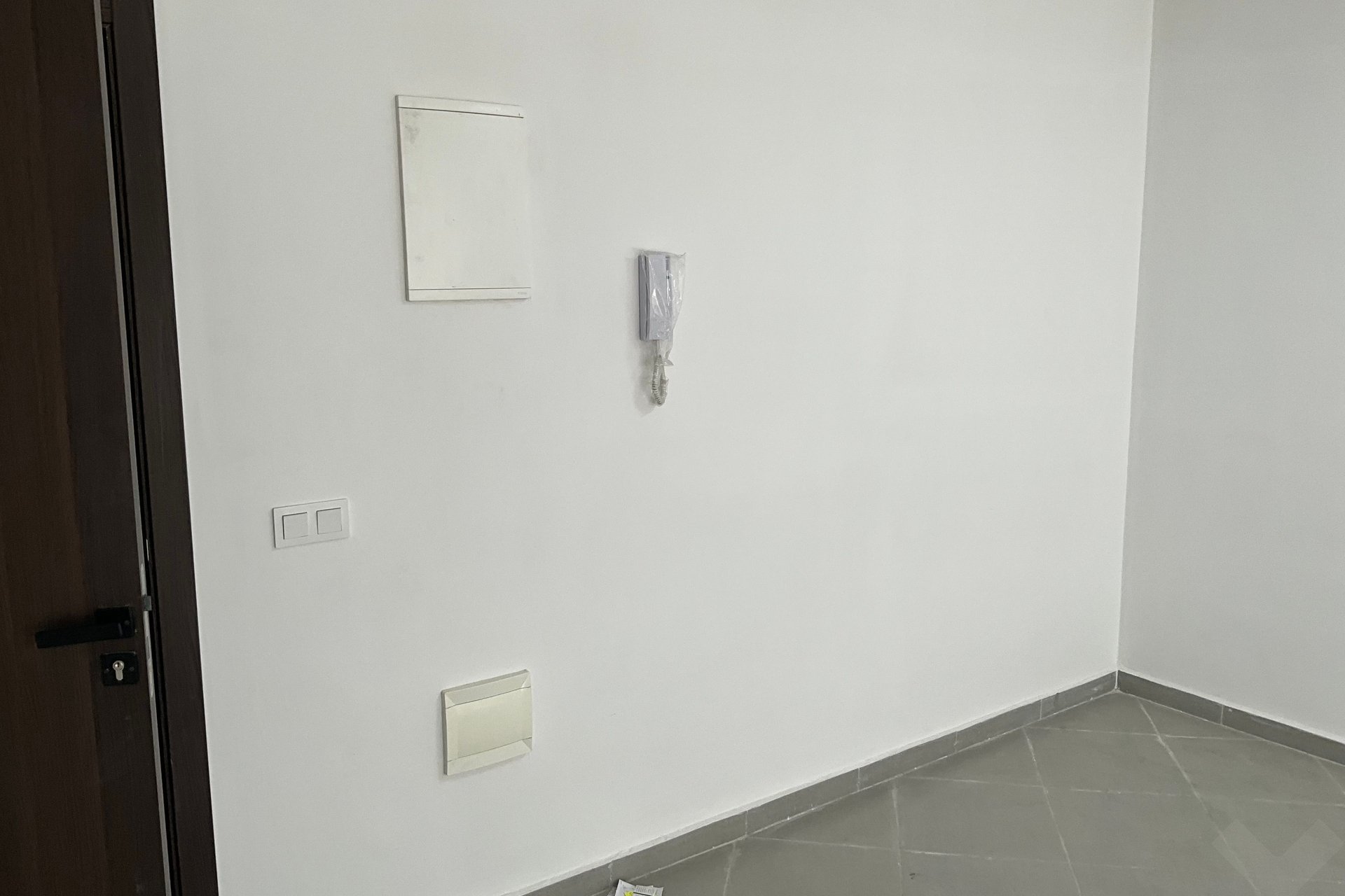/ci101337/image_902955910.jpeg
