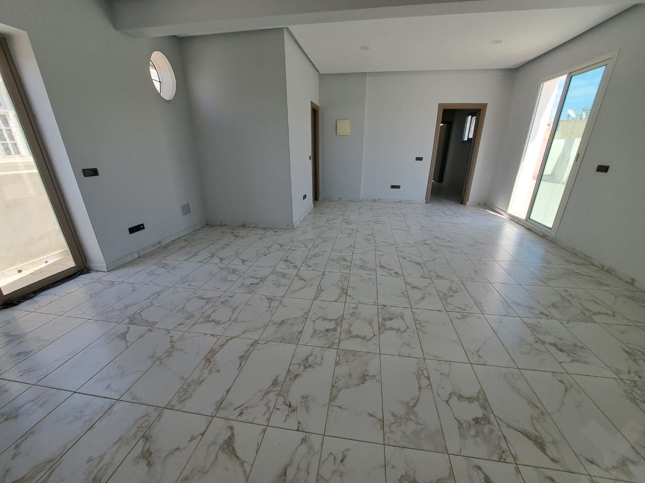 /ci153400/image_246947710.jpeg
