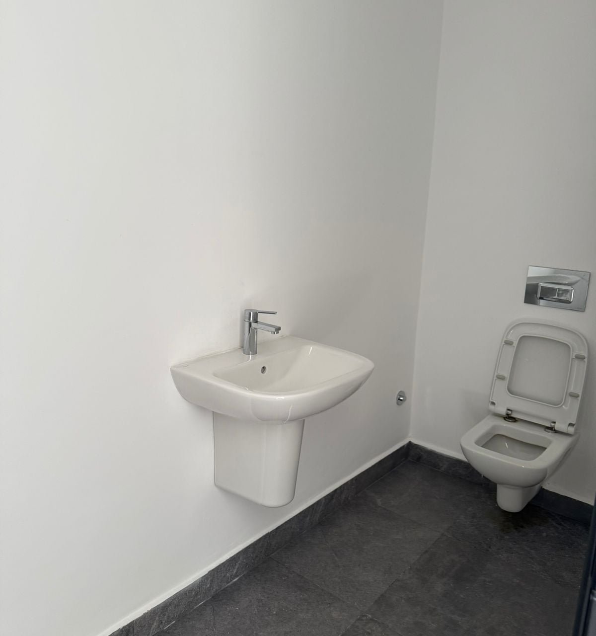 /ci157859/image_75544376.jpeg
