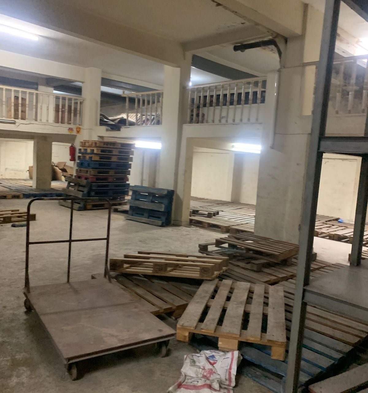 /ci158645/image_576385324.jpeg