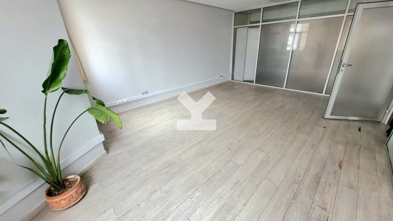 /ci178131/image_913833733.jpg
