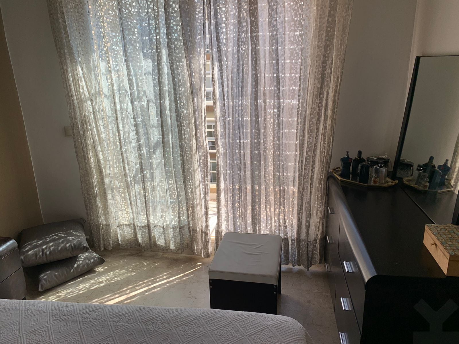 /ci181785/image_399110852.jpeg