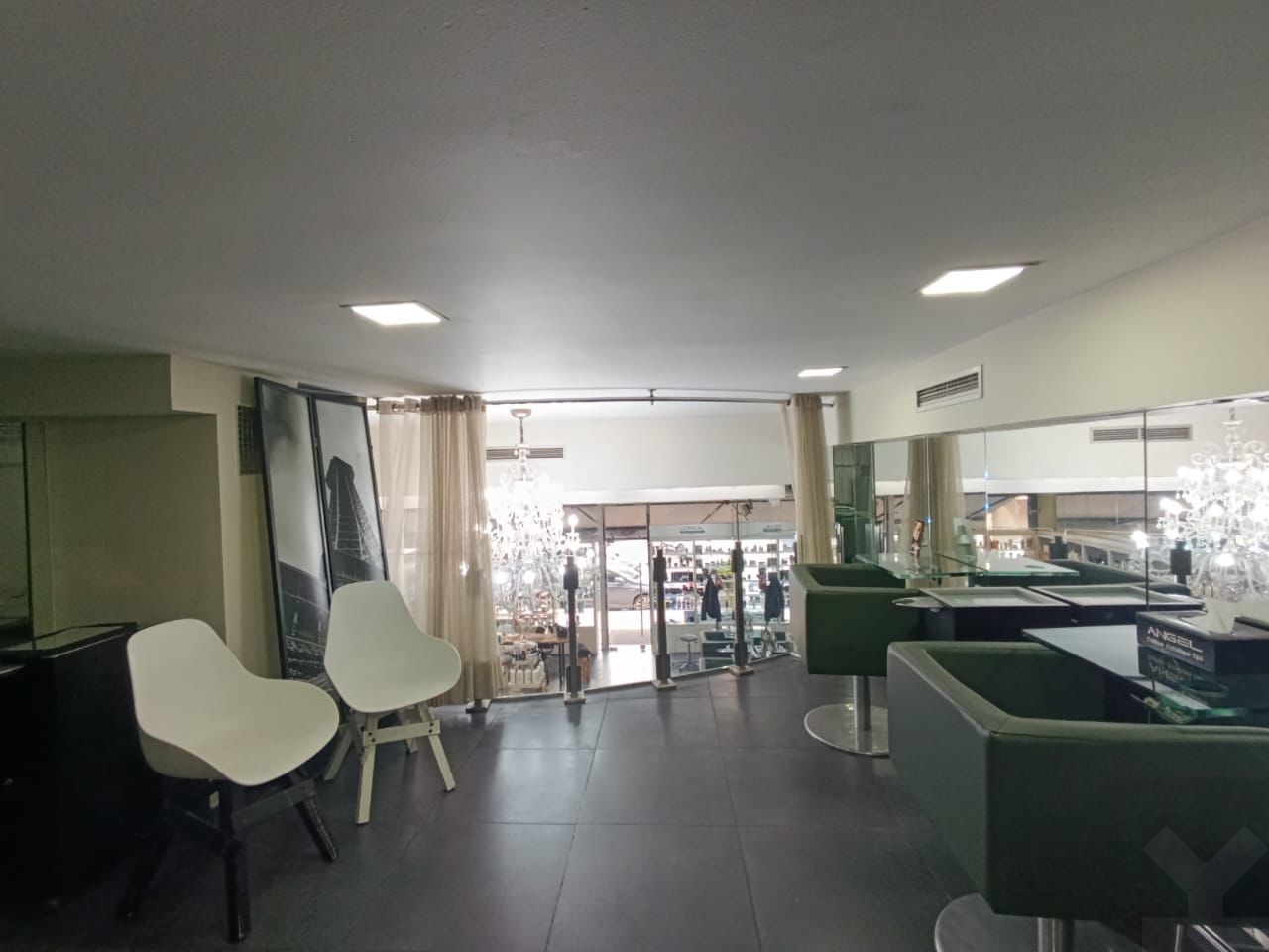 /ci184129/image_151018210.jpg