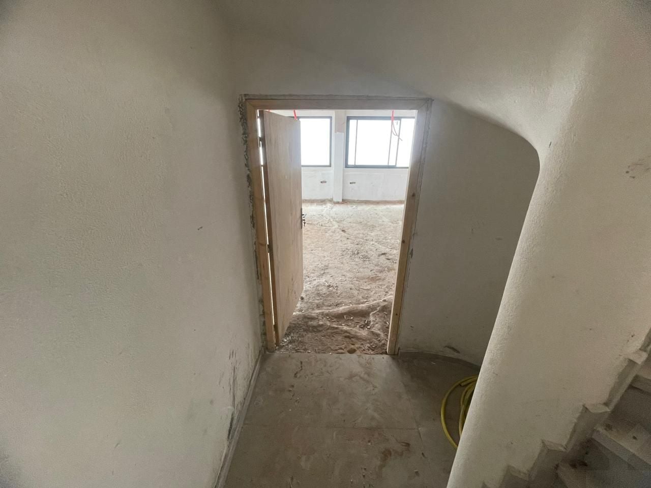 /ci188263/image_378737586.jpeg