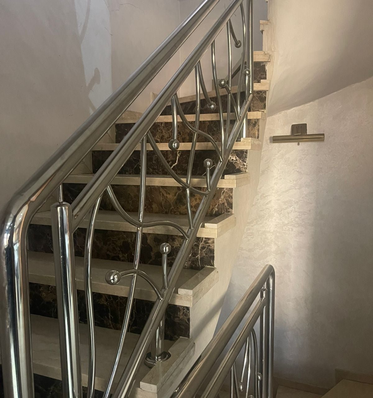 /ci188327/image_717255426.jpeg