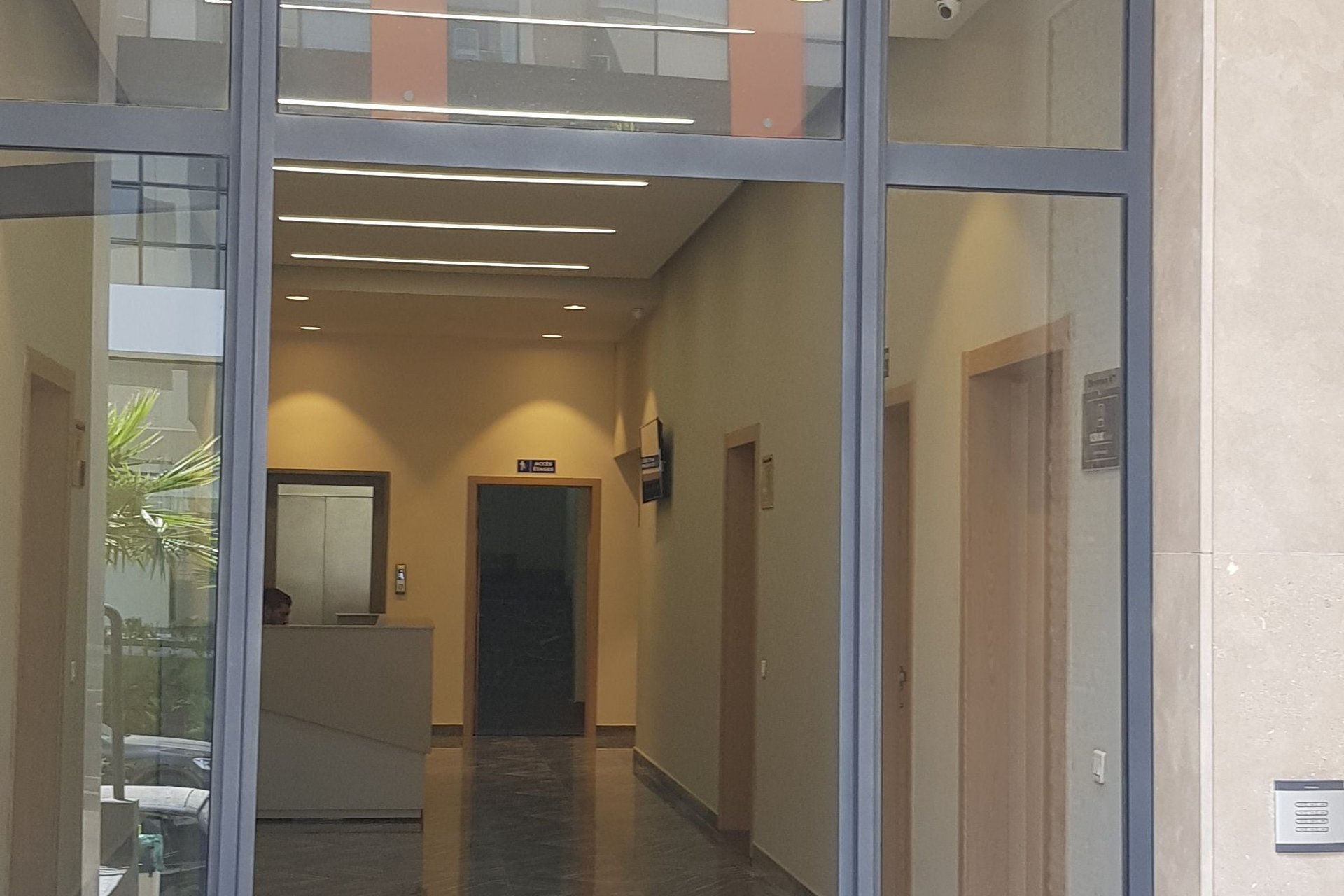 /ci188837/image_554255544.jpg
