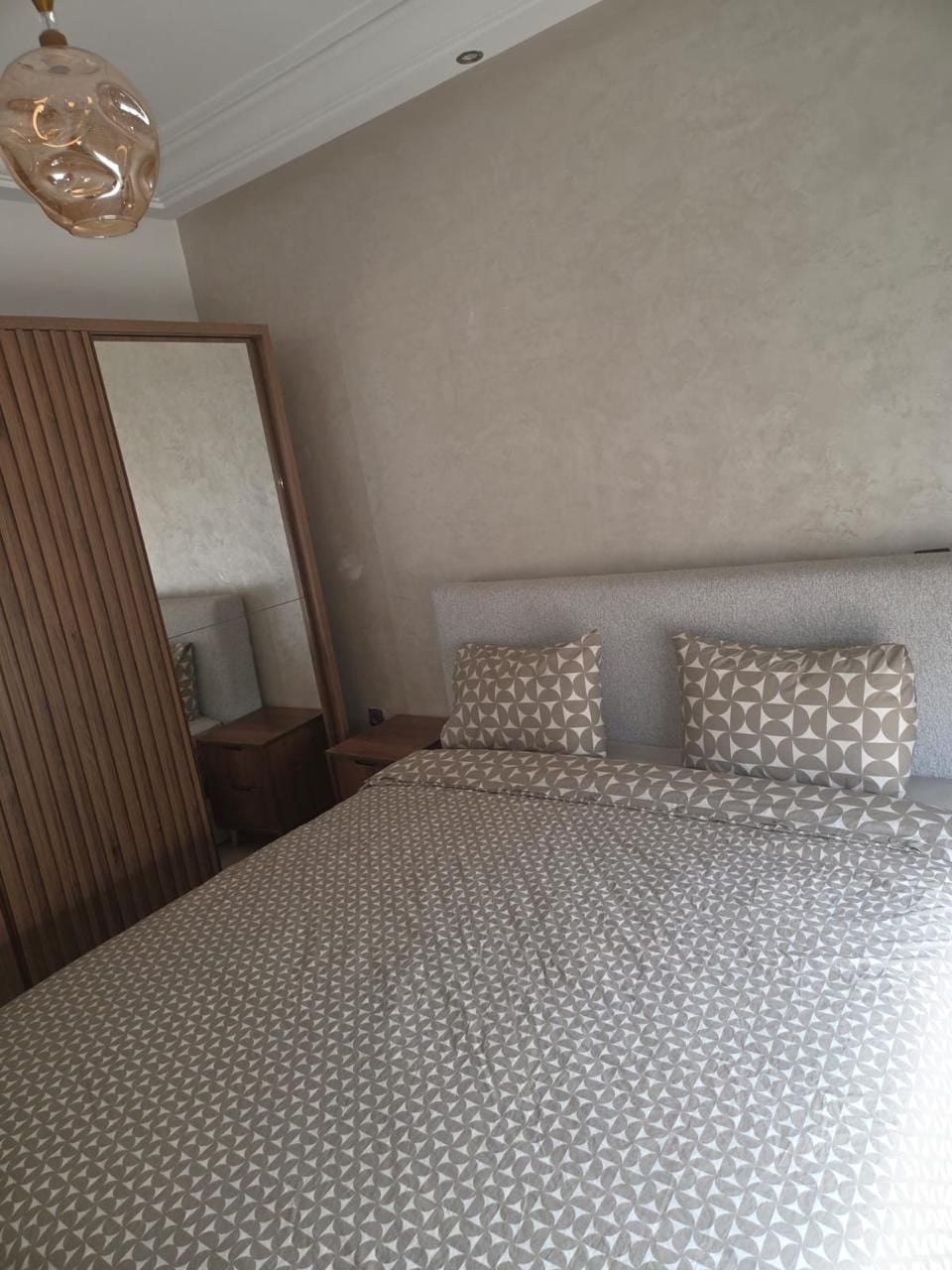 /ci189089/image_240260475.jpeg