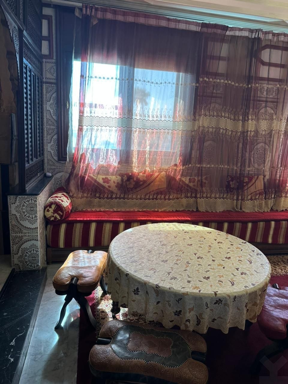 /ci189685/image_387645402.jpeg