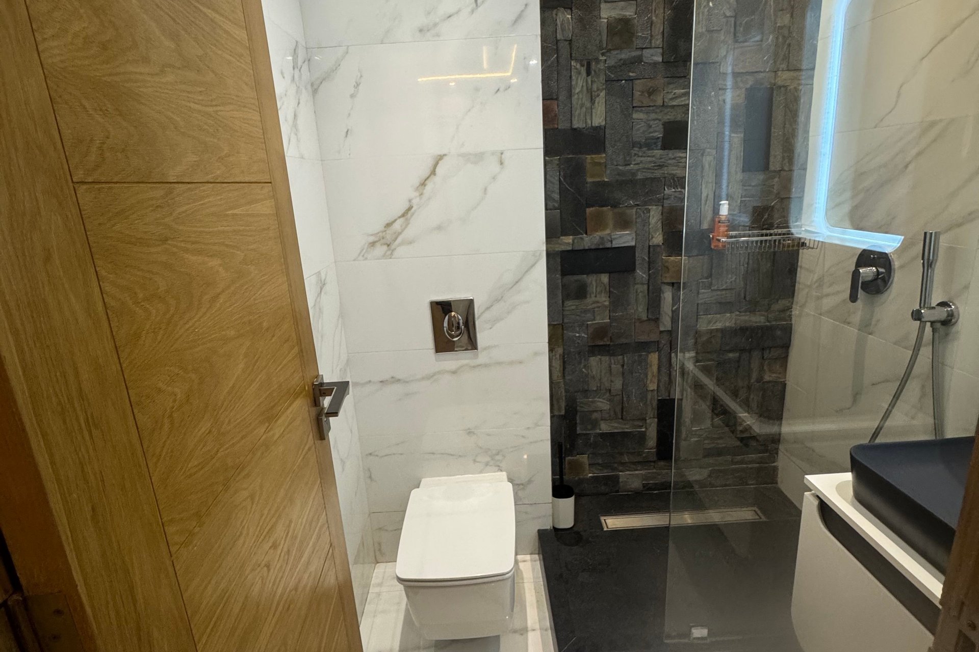 /ci190662/image_498913811.jpeg