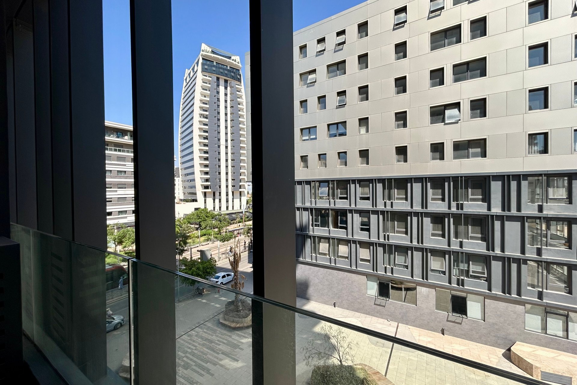 /ci197538/image_766350242.jpeg
