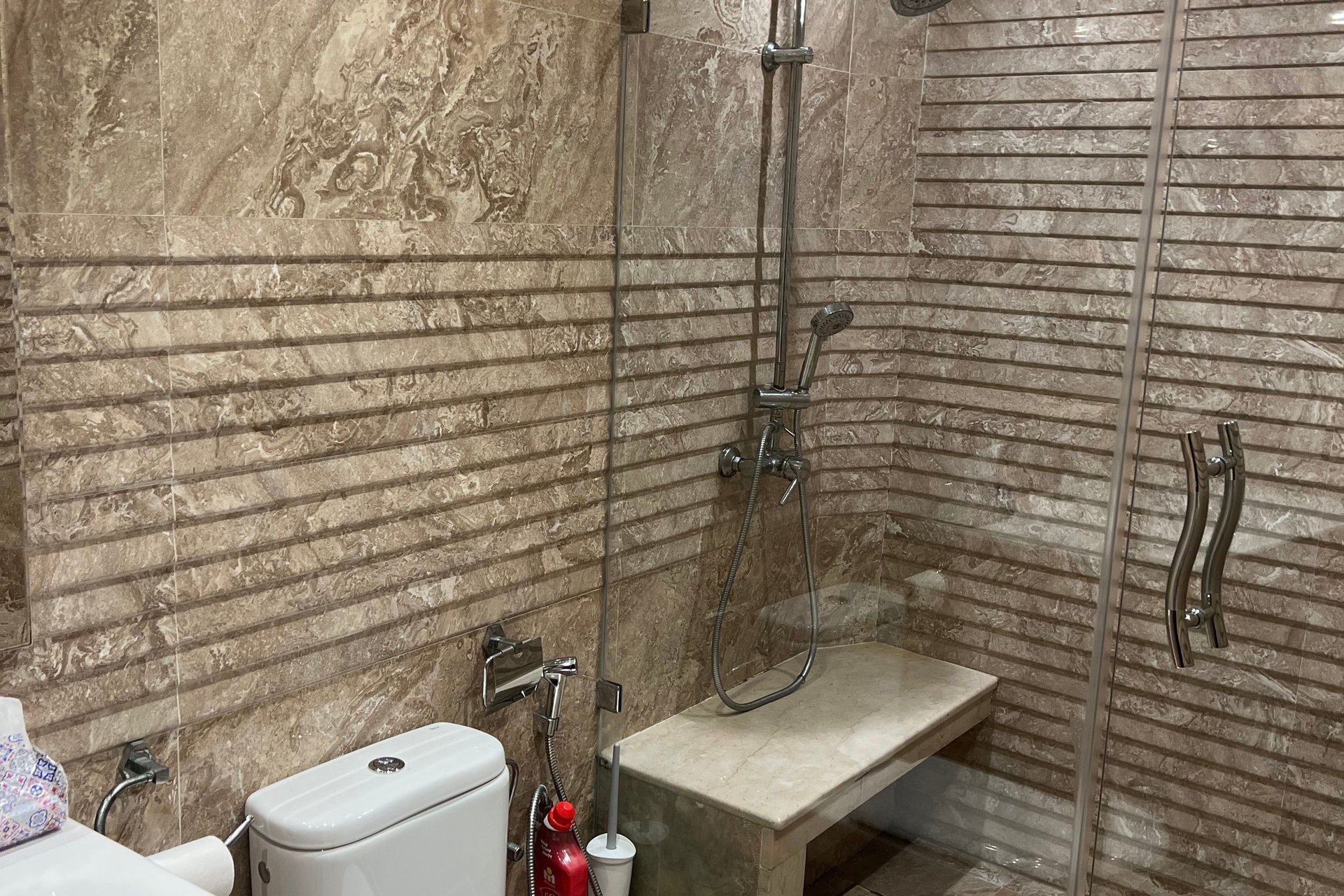 /ci199785/image_816385090.jpeg