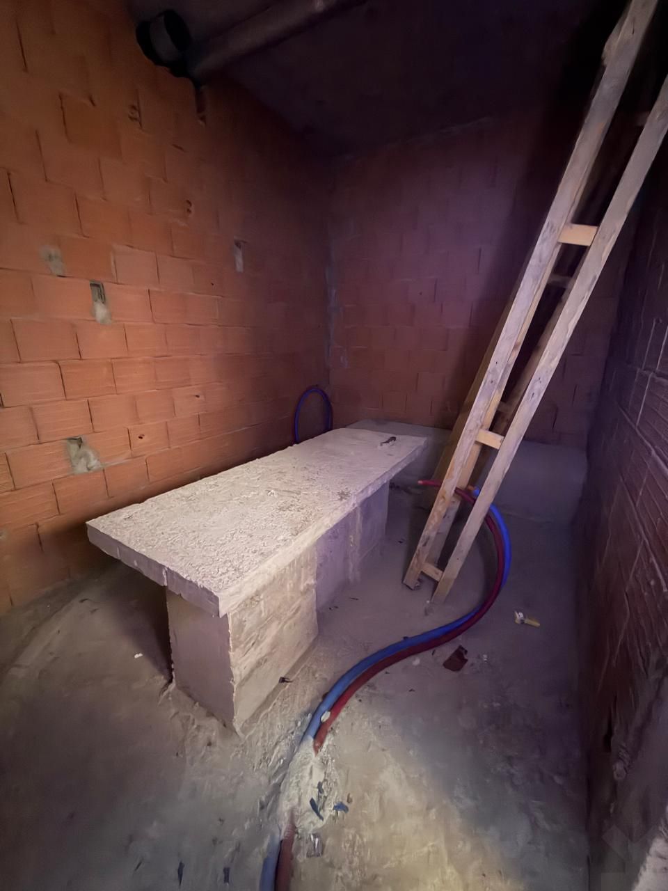 /ci203743/image_693123591.jpeg