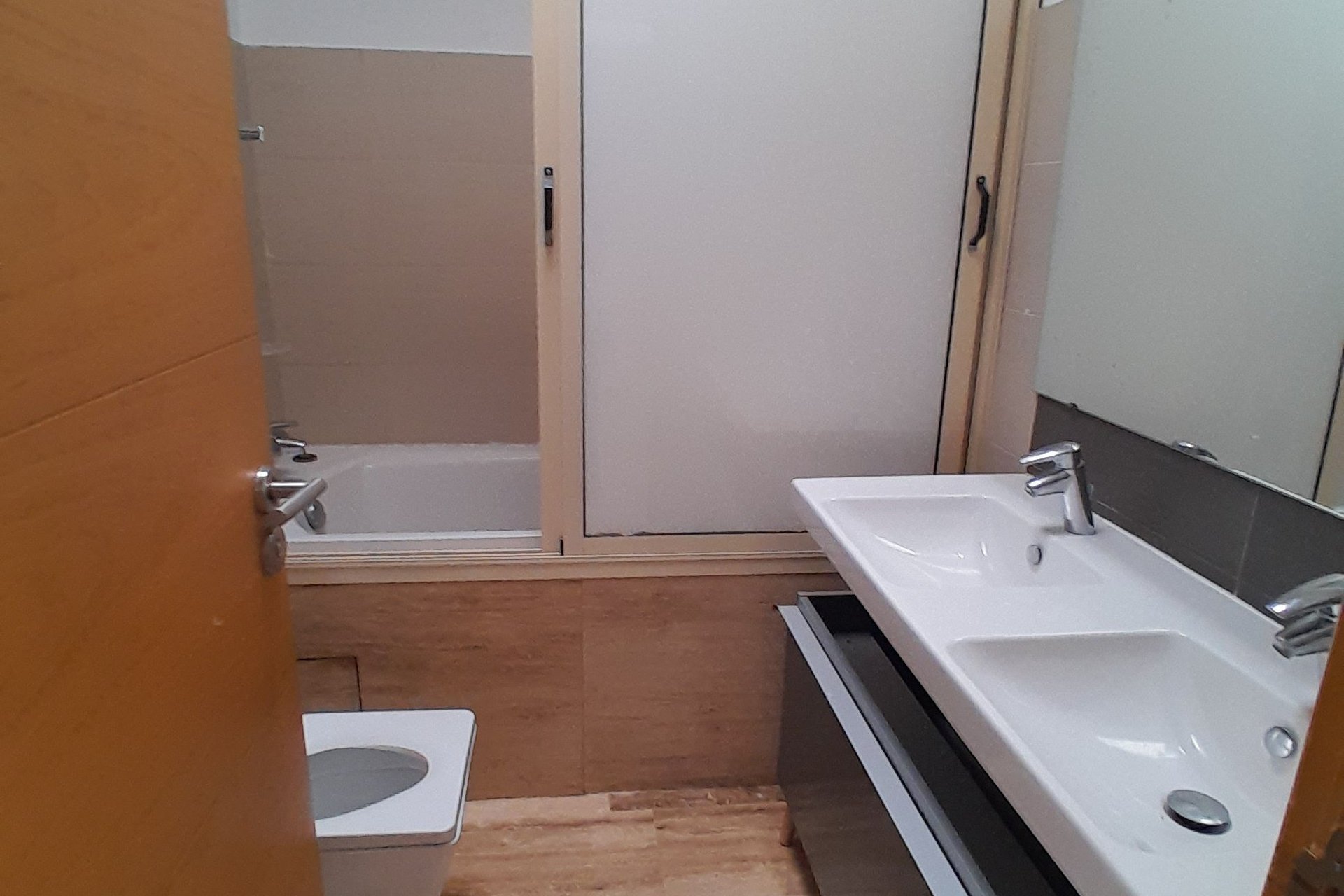 /ci209107/image_28441782.jpg