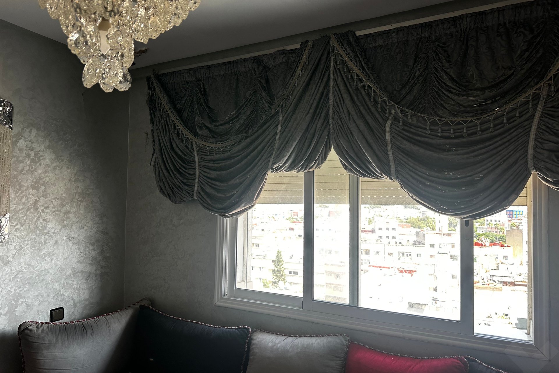 /ci211988/image_849512847.jpeg