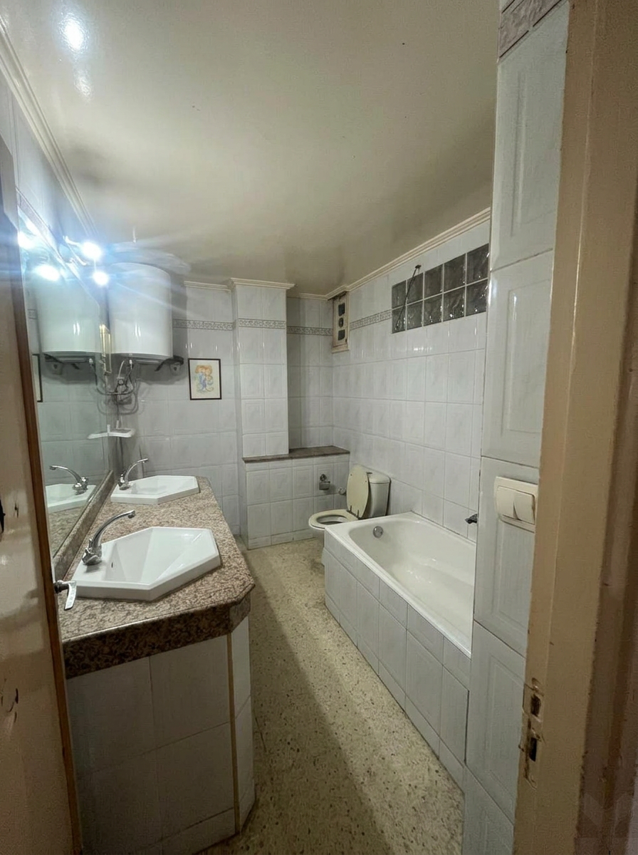 /ci212195/image_261838950.png