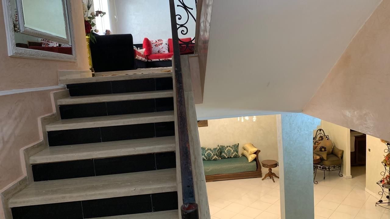 /cs193504/image_917385722.jpeg