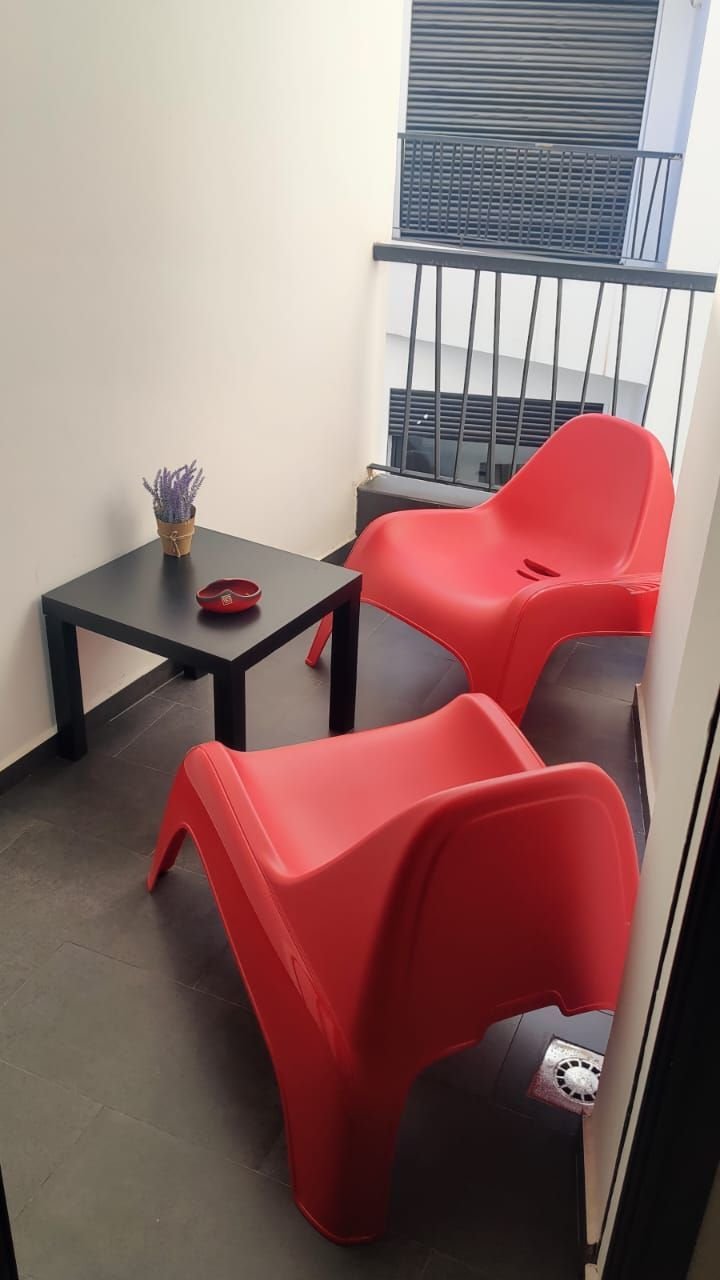/cs195942/image_762233843.jpg