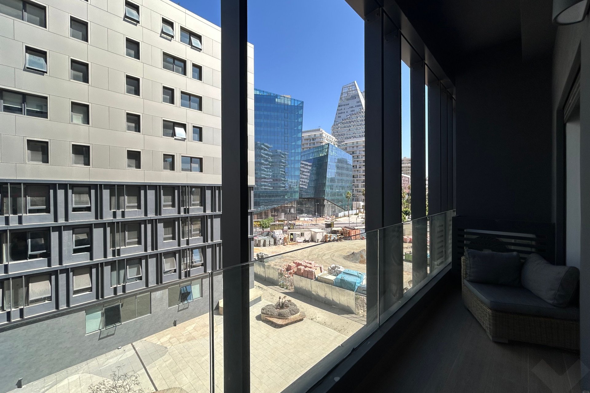 /cs197539/image_949970748.jpeg