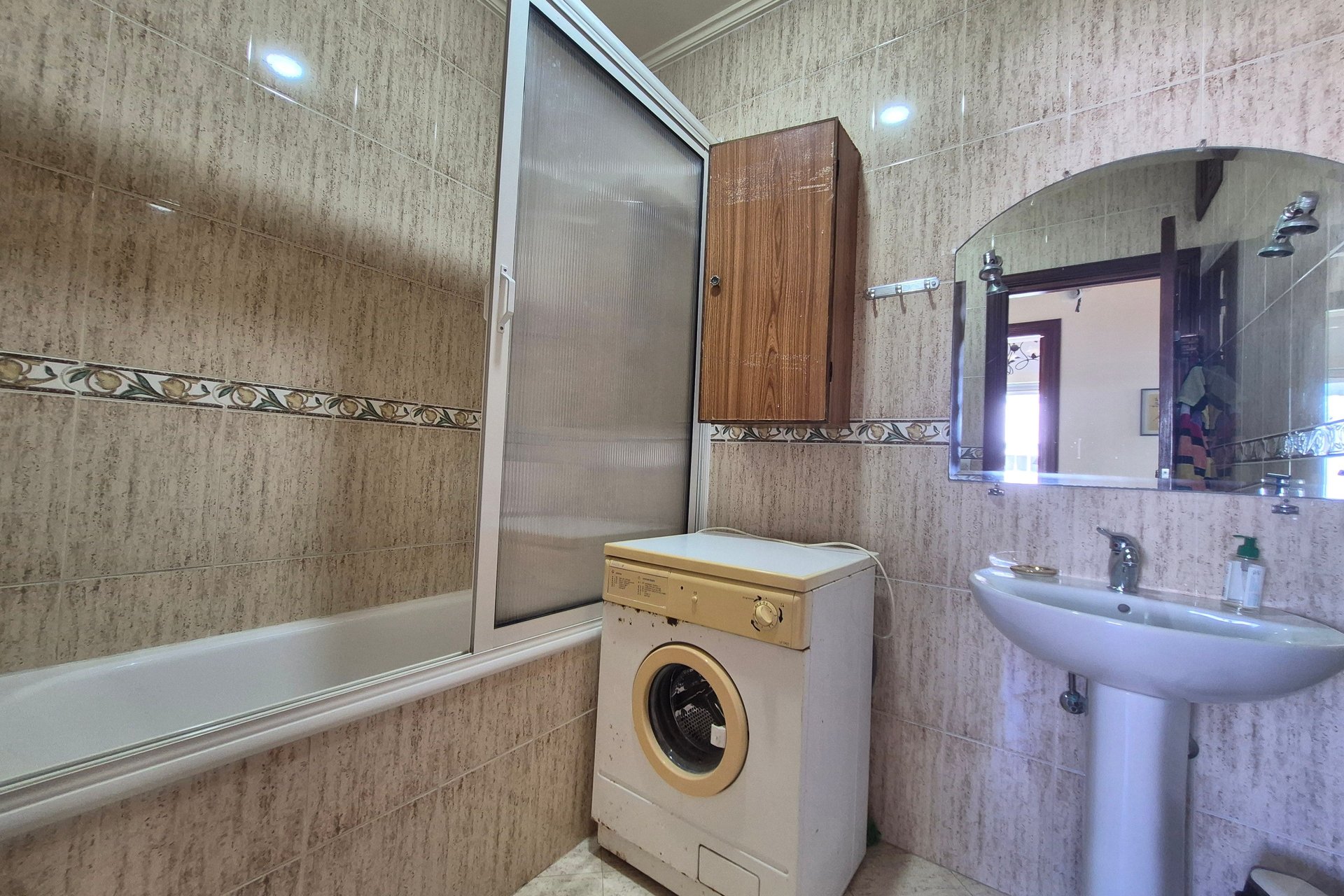 /mi189975/image_846214385.jpg
