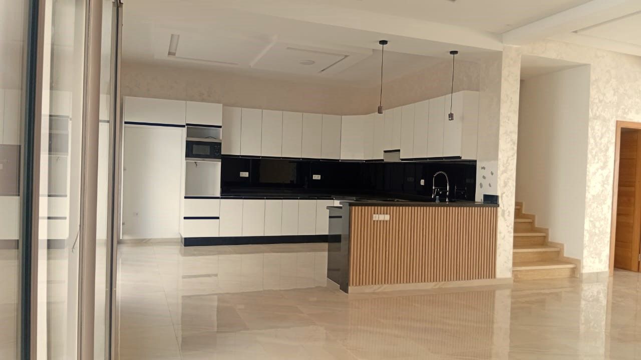 /mi191509/image_260644407.jpeg
