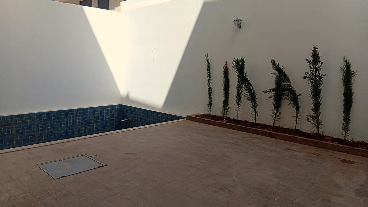 /mi191509/image_693063417.jpeg