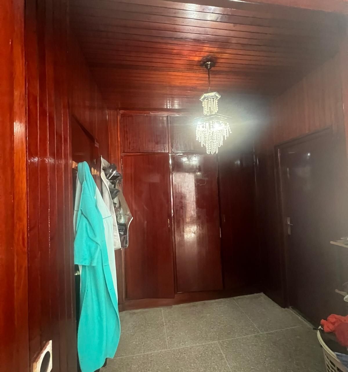 /ri181600/image_412919919.jpeg