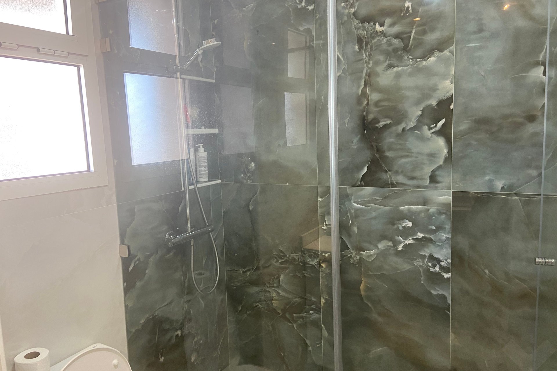 /si189606/image_716365612.jpeg