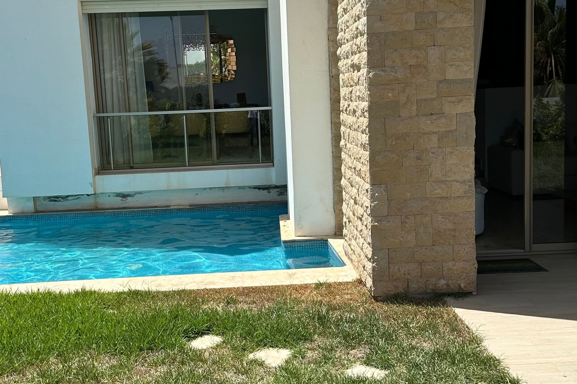 /si199811/image_834488394.jpeg