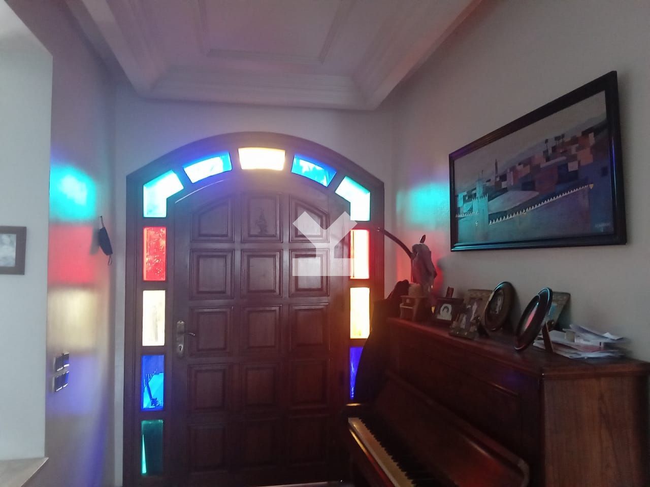 /ci059044/image_741828179.jpeg
