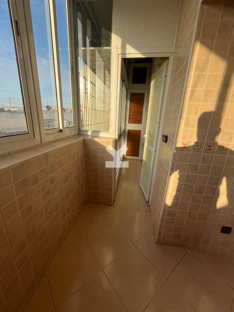 /ci088832/image_935150339.jpeg
