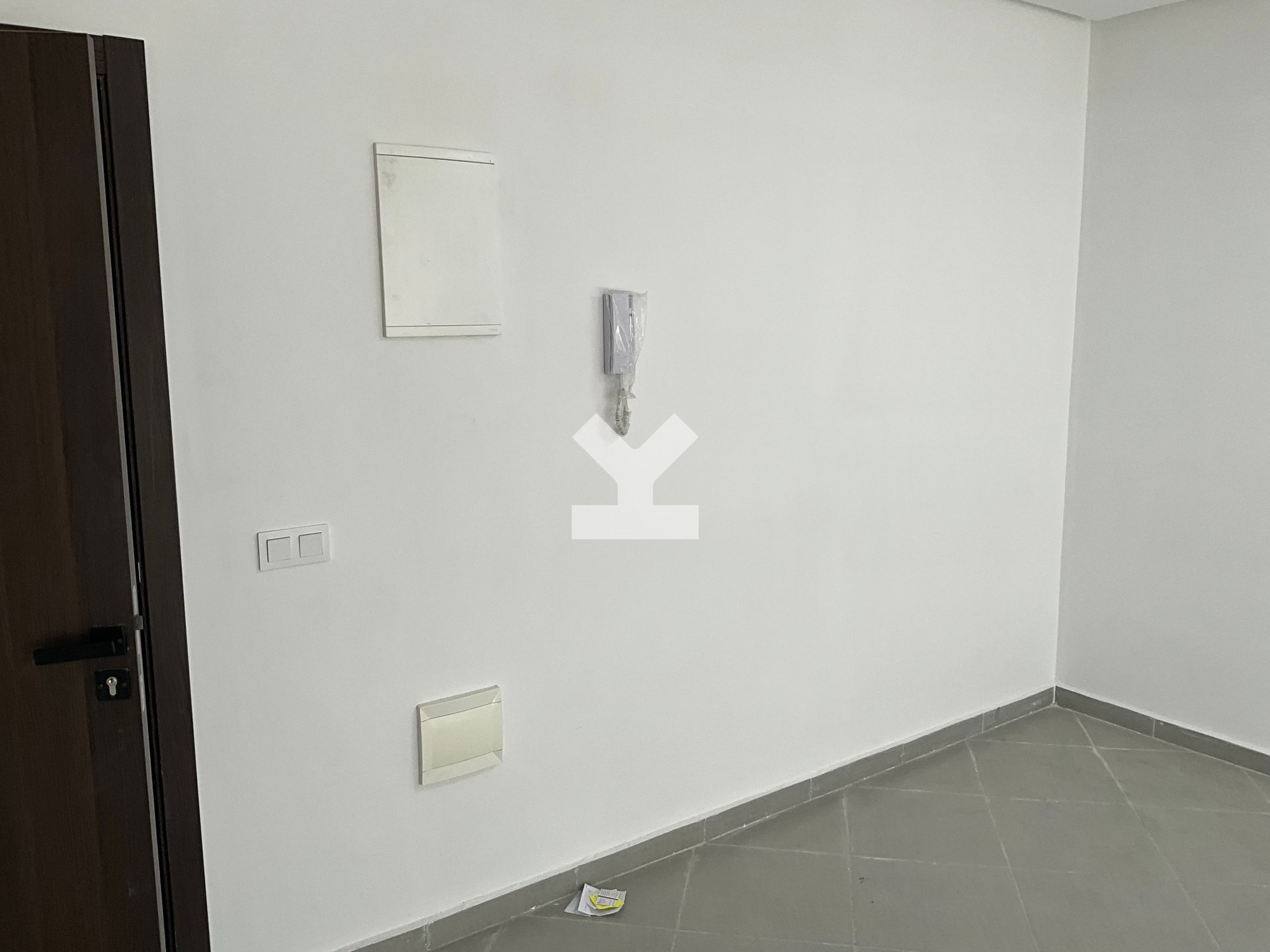 /ci101337/image_902955910.jpeg