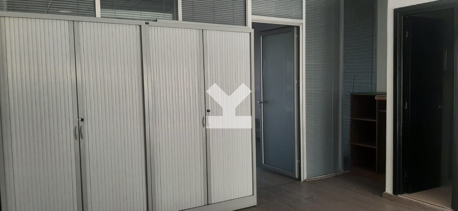 /co021239/image_609094787.jpg