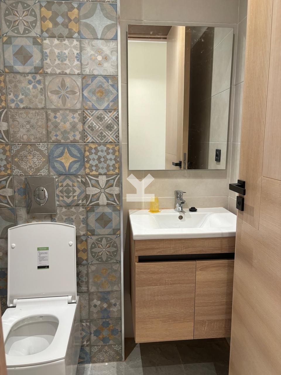 /cs147419/image_494790925.jpeg