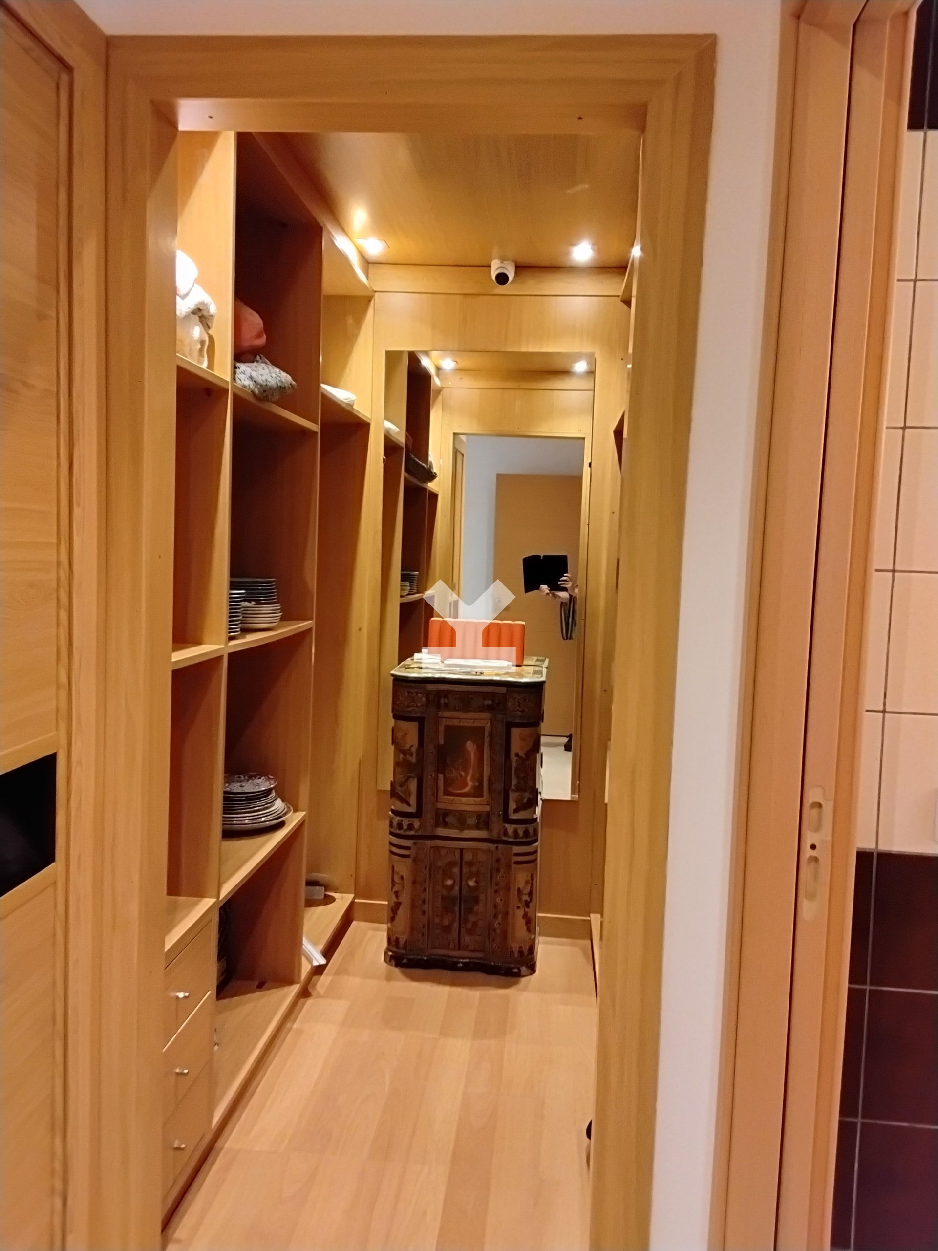 /mi142229/image_554453642.jpg