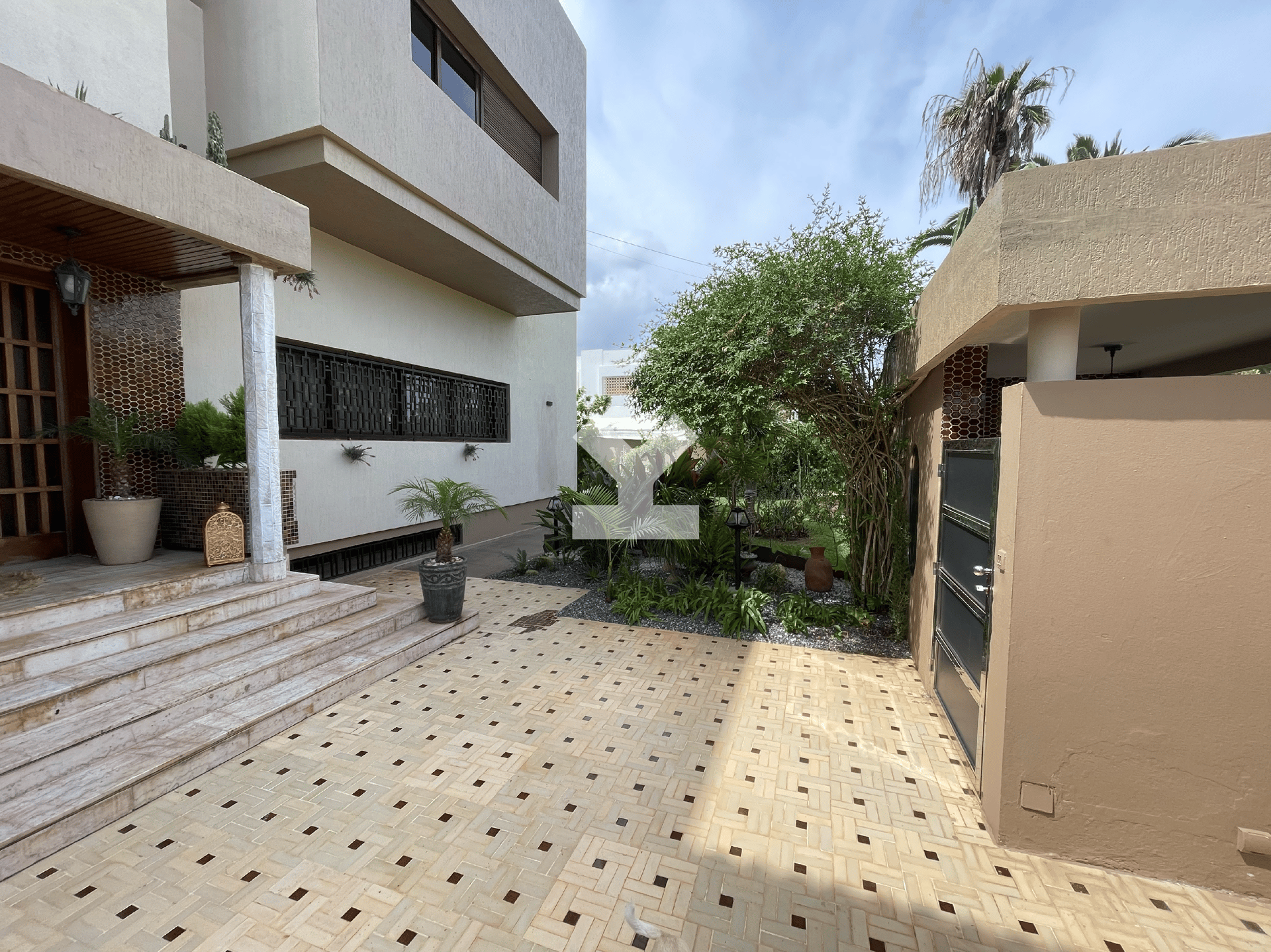 /ri064037/image_627822156.png