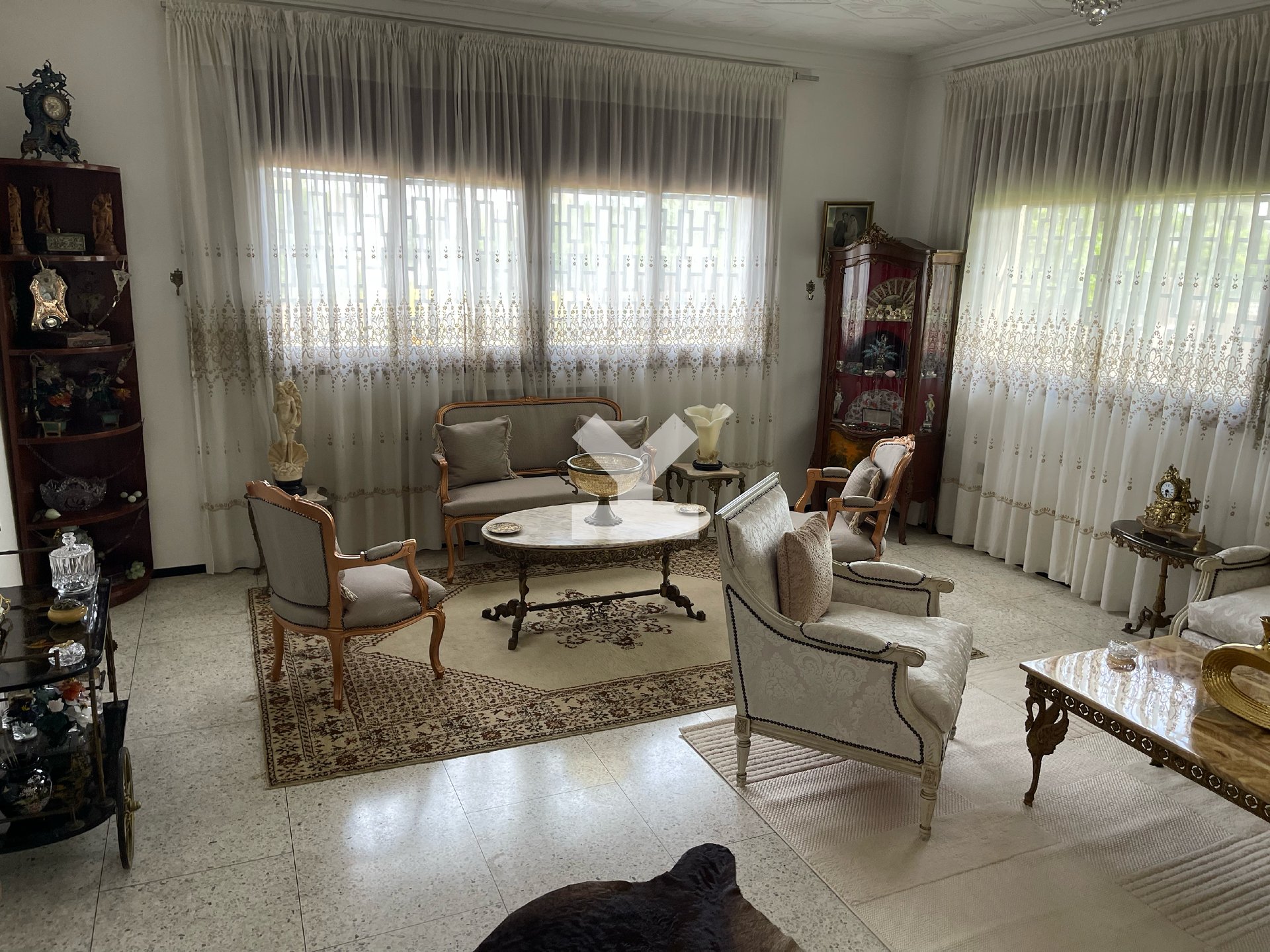 /ri064037/image_984409311.png