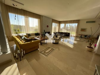 user-CI006195-image