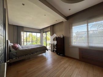 user-BI052932-image
