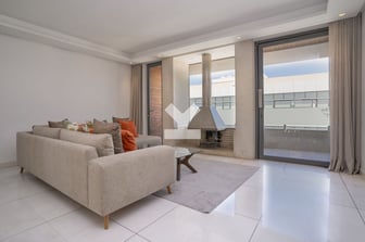user-CA002956-image