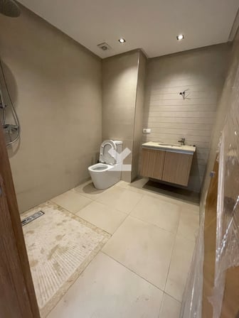user-CA006070-image