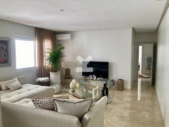 user-CA006880-image
