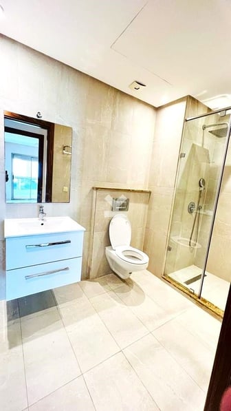user-CA008650-image